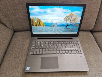 Lenovo V330-15IKB - 15,6", i5 8250U, 12GB, 1TB SSD - 4