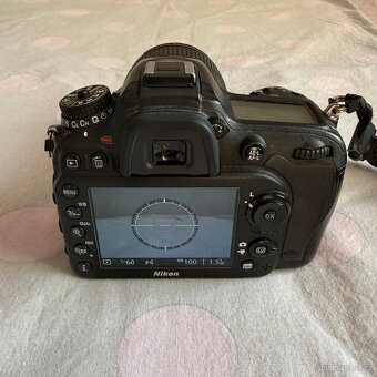 Nikon D7100 (TOP stav, uzávěrka 33k) - 4