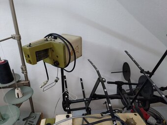 Průmyslový šicí stroj Rimoldi - 4