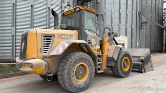 Kloubový nakladač JCB 426e - 4