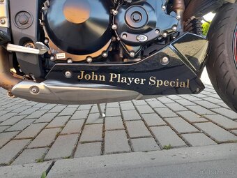 Triumph Speed Triple 1050 R - 4