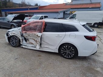 Toyota Corolla Hybrid - 4