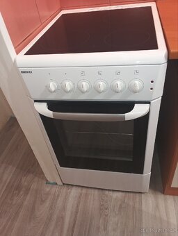 Sporák Beko CS 5800 sklokeramická deska - 4