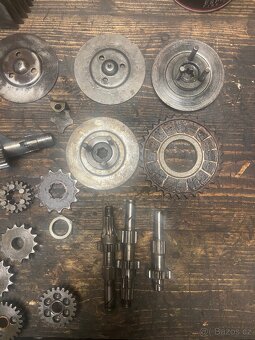 Díly motoru jawa pionýr 555,05,21,23 - 4