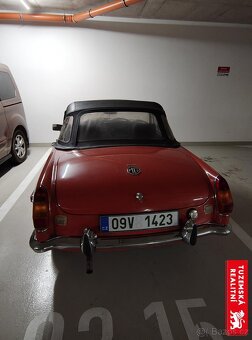 Garážové stání v podzemním parkovišti v centru Olomouce. - 4