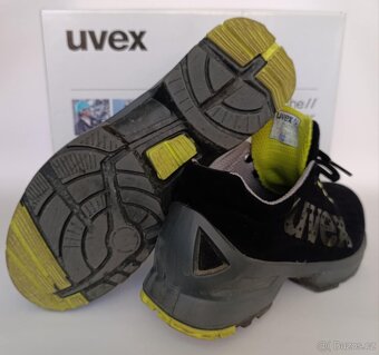 Pracovní boty zn. UVEX vel. 40 - 4