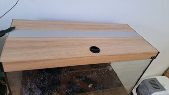 Akvarium s přislušenstvim - 4
