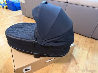 Hluboká korba Cybex Priam Lux Plus Carry Cot Deep Black. - 4