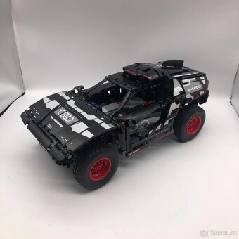 LEGO Technic 42160 Audi RS Q e-tron - 4