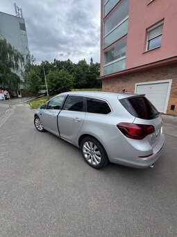 Opel Astra J Sport Tourer - 4