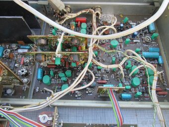 Nabízím tape deck Tesla SM 260. Nekompletní. Nefunkční. Pro - 4