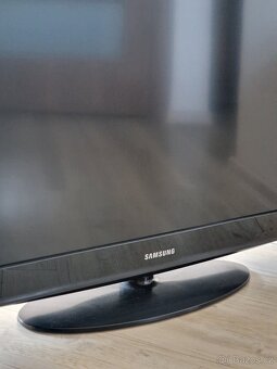 Televize Samsung 32" + set-top box DVB-T2 + kabely - 4