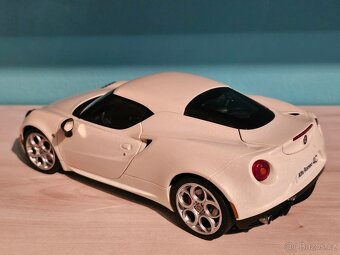 ALFA ROMEO 4C 2013/AUTOART 1:18 - 4