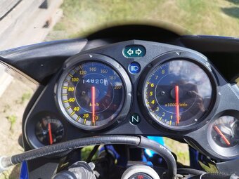 Honda CBR125r - 4