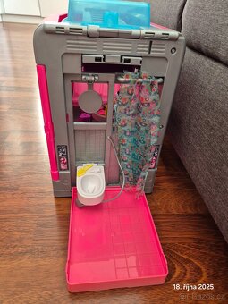 Barbie karavan s obří skluzavkou - 4