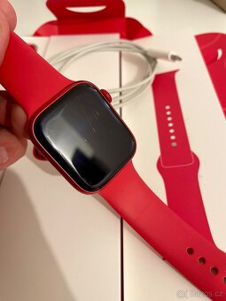 Apple Watch 8 cellular 45mm RED - 4