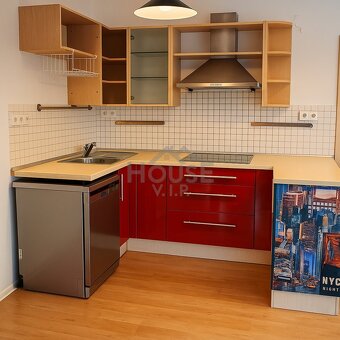 Prodej bytu 3+kk, 83,2 m² + lodžie a balkon, s garářovým stá - 4