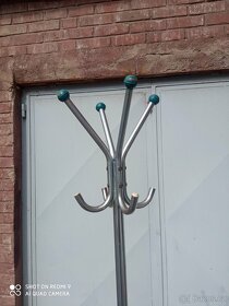 Věšák kovový - 4