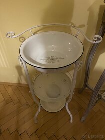 Skříňka s umývadlem - 4