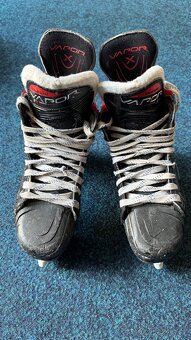 BAZAR - HRÁČSKÉ HOKEJOVÉ BRUSLE BAUER VAPOR 3X INT. - 4