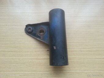 Plast a držák předního světla a zadní tlumič na Jawa 350 634 - 4