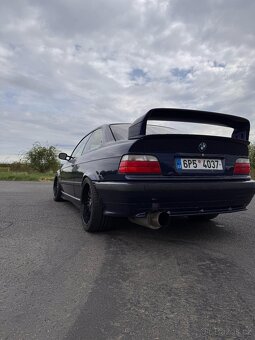 bmw e36 325i coupe - 4