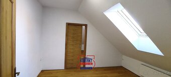Pronájem podkrovního bytu 3+kk, 72 m2 - Netolice - 4
