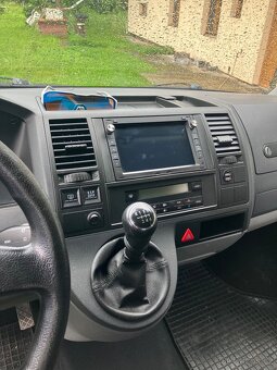 Prodám zachovalý interier vw caravelle t5 - 4