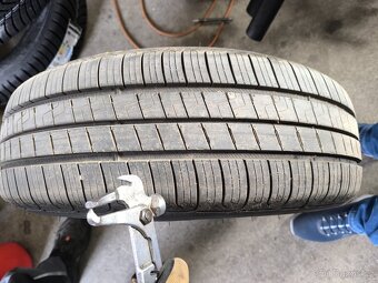Letní pneu GOODYEAR EfficientGrip Performance 195/60 R18 - 4
