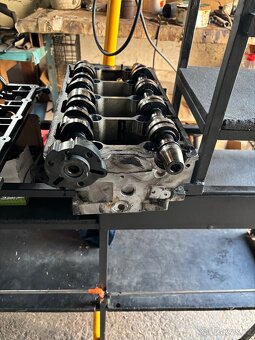 Audi A4 B7 hlava motoru Brd 125kw - 4