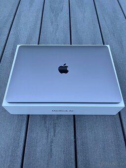 MacBook Air 13” 2018 Vesmírně šedý - 4