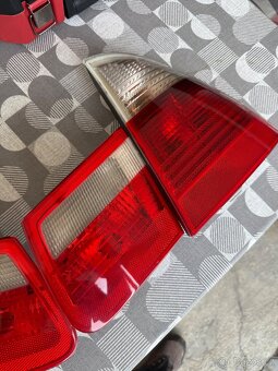 BMW E46 TOURING ZADNÍ KOMPLET SVĚTLA - 4