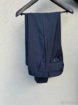 Tmavě modrý oblek - 4