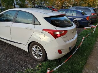 Rok2016 i 30 1,6 Crdi HYUNDAI zachovalý vůz sportovní vzhle - 4