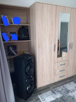 Prodám  komodu pod tel.a skřín atd. - 4