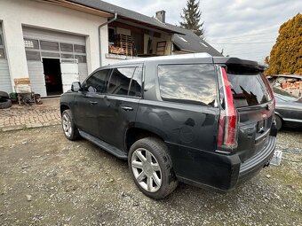 Cadillac Escalade - 4