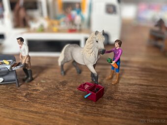 Schleich přepravník koní a další koně a doplňky - 4