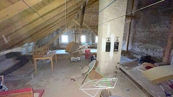 Velká půda určená k výstavbě bytů v centru Jihlavy - 4