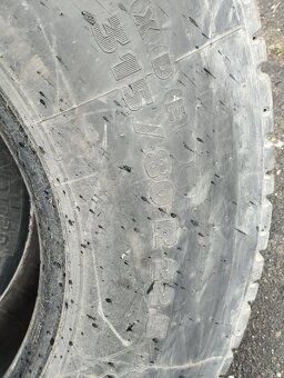 Prodám pneu 315/80r22,5 - 4
