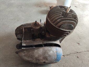 Motor na moto ČZ 175 - 4