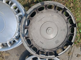 Originál Fiat Croma 15" poklice kol - 4