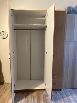 šatní skříň - 4