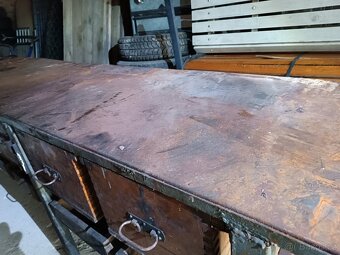Prodám dílenský stůl, ponk. Masivní, bitelný - 4