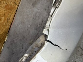 Predni naraznik Vw Golf 6 5-dverak stribrny - 4