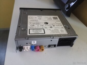 Originální rádio Superb 3 s navigací - 4