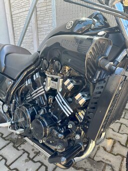 Yamaha Vmax 1200 - 4