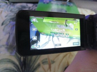 Videokamera JVC GZ-R415BE - 4