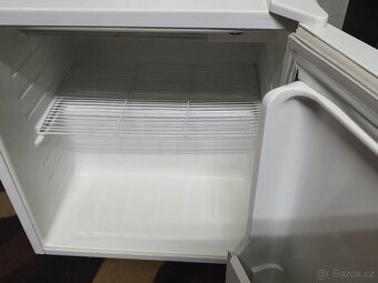 51cm tř.A+ MINI lednice Samsung - 4
