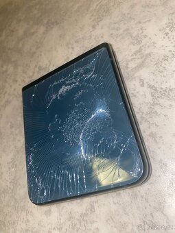 Prodám Samsung Galaxy Z Flip 4 - 4