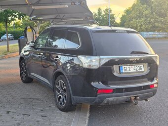 Mitsubishi Outlander - 4